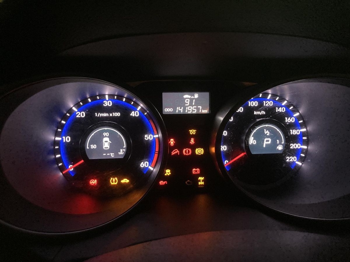 „Hyundai ix35 nie odpala — co sprawdzić zanim zadzwonisz po pomoc?”