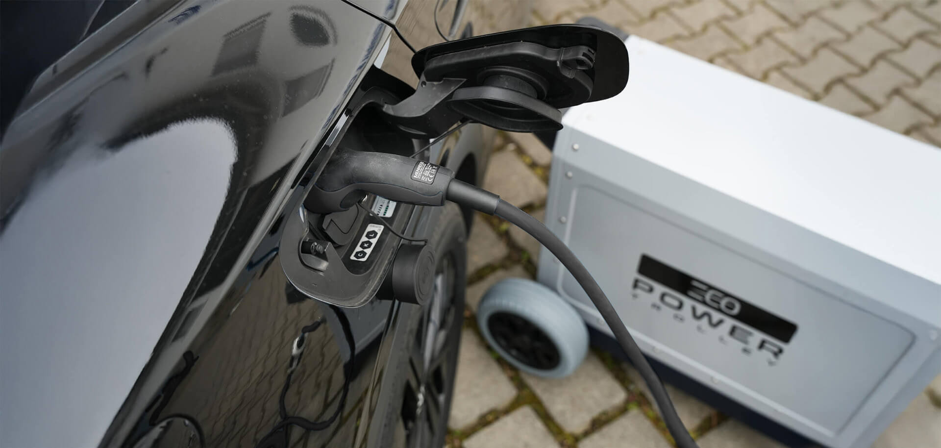 „Czy auto elektryczne można holować – realna sytuacja kierowcy, błędy i bezpieczne rozwiązanie w Warszawie”