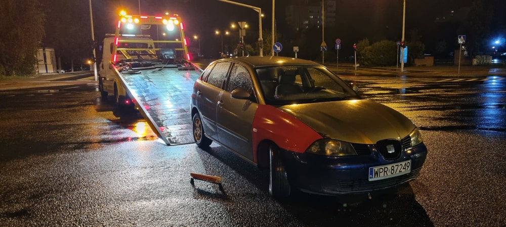 „Czym różni się Assistance od OC i AC w realnej sytuacji awarii na drodze – co zrobić, gdy auto staje i nie wiesz, z czego skorzystać”