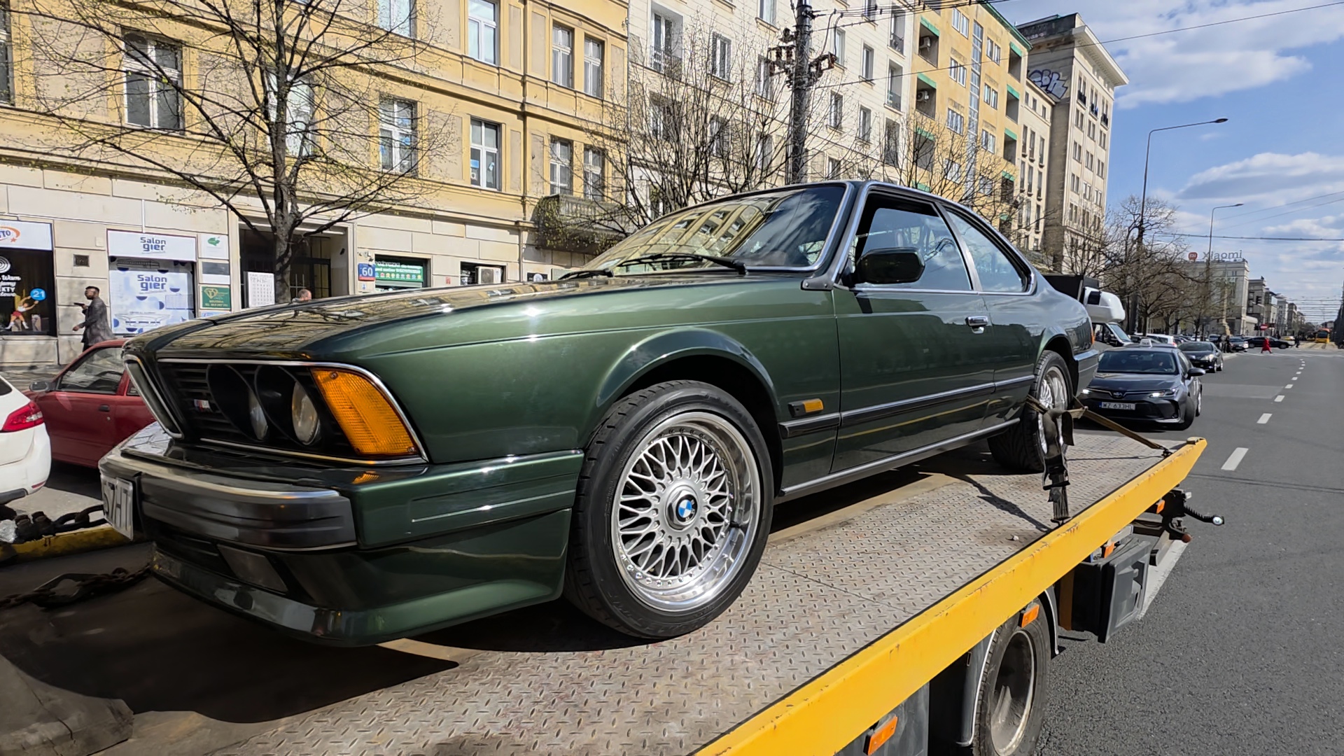 „BMW Serii 8 E31 na lawecie – co zrobić krok po kroku, gdy luksusowy klasyk z lat 90. odmawia posłuszeństwa na drodze i co naprawdę warto wiedzieć o tym modelu”