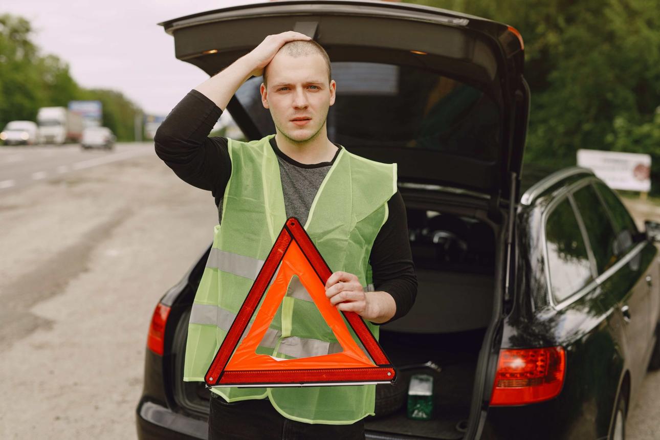„Transport auta po awarii hamulców: co zabezpieczyć przed załadunkiem, żeby nie pogorszyć sytuacji”